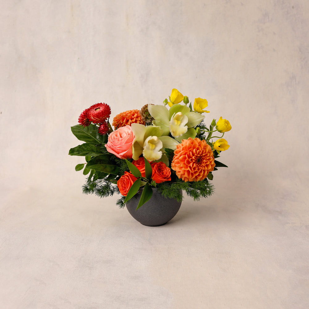 
                
                    Load image into Gallery viewer, Petite Flower Arrangement
                
            
