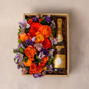 
                
                    Load image into Gallery viewer, Flowers and Bubbly Gift Box
                
            